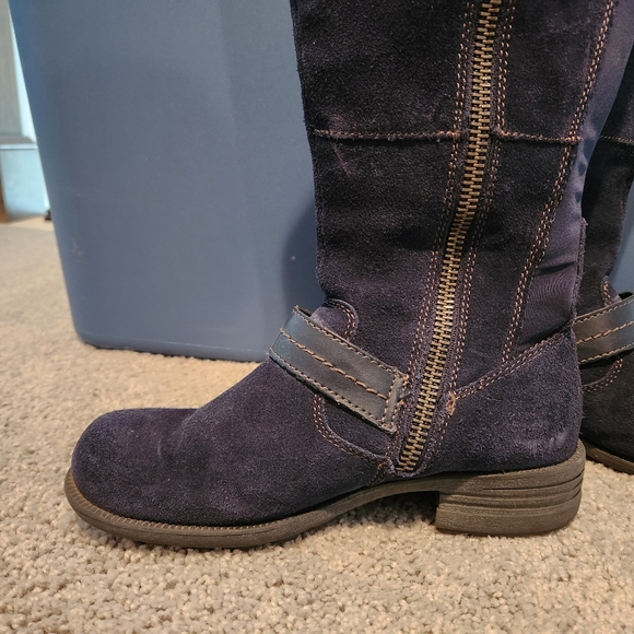 earth suede boots